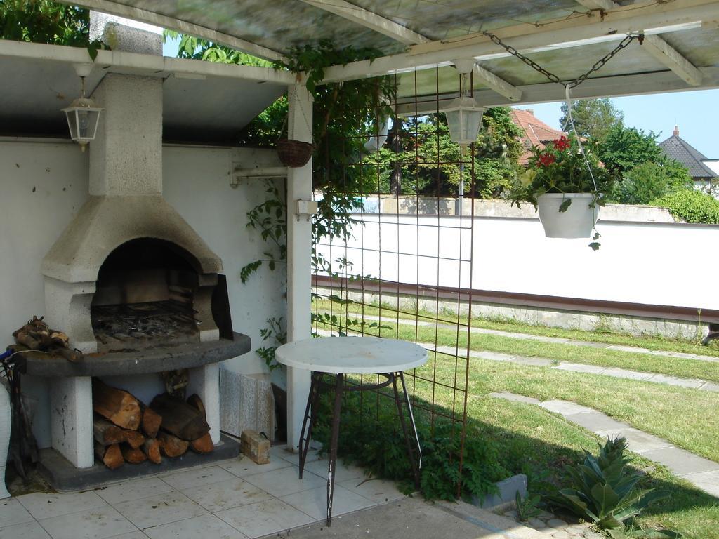 Dům V Podzámčí Apartamento Mělník Quarto foto