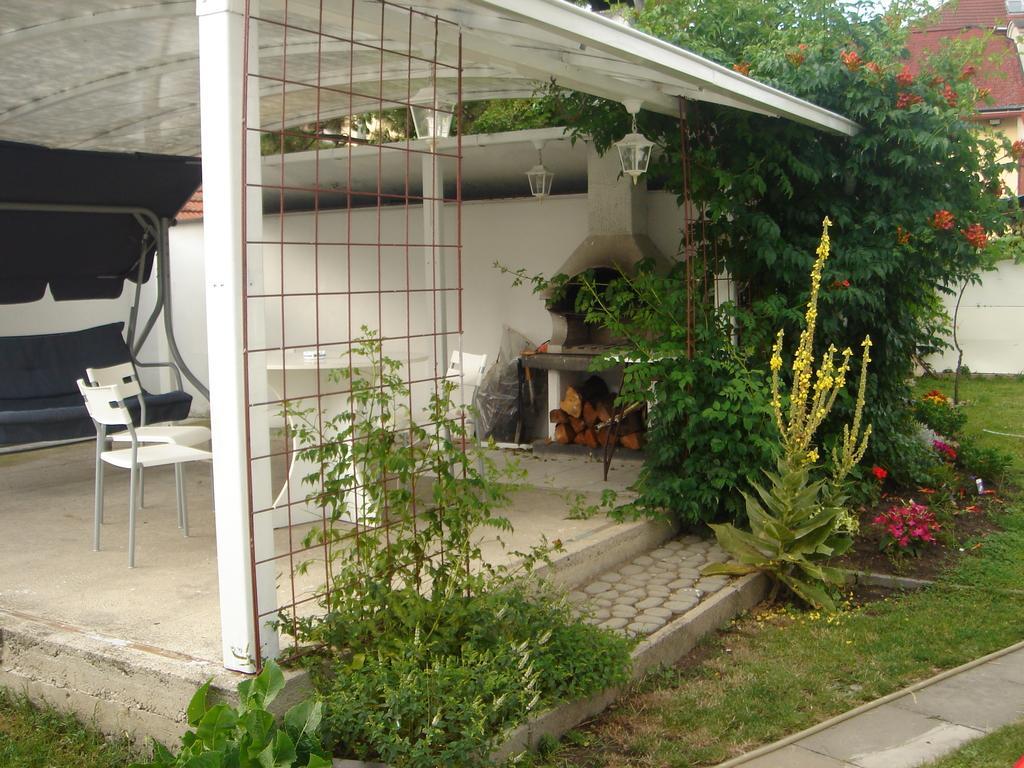 Dům V Podzámčí Apartamento Mělník Exterior foto